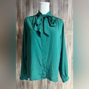 Vintage long sleeve button up blouse